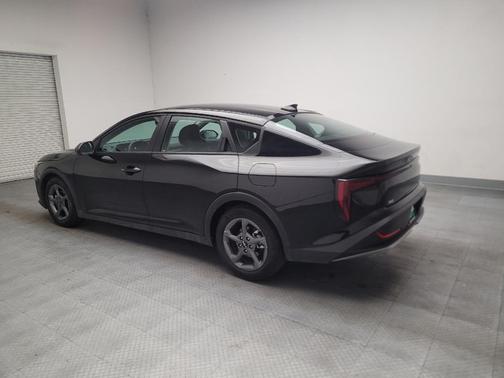 Aurora Black Pearl 2025 Kia K4 LXS