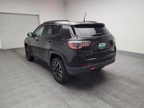 Diamond Black Crystal Pearlcoat 2020 Jeep Compass Trailhawk