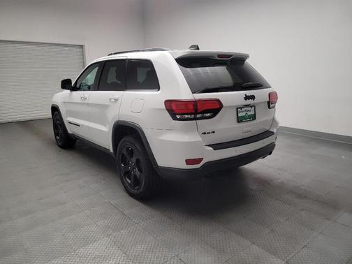 Bright White Clearcoat 2019 Jeep Grand Cherokee Upland