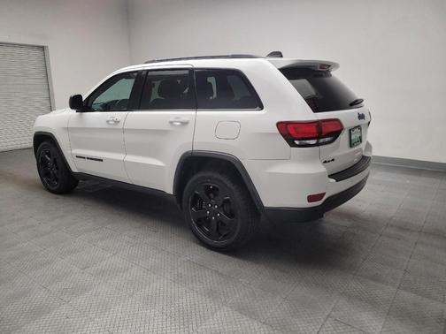 Bright White Clearcoat 2019 Jeep Grand Cherokee Upland