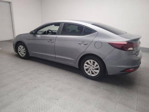 Gray 2019 Hyundai ELANTRA SE
