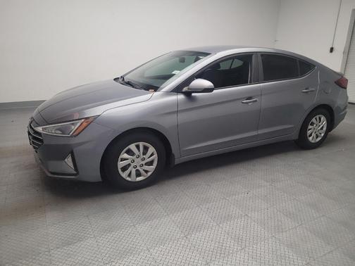 Gray 2019 Hyundai ELANTRA SE