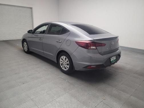 Gray 2019 Hyundai ELANTRA SE