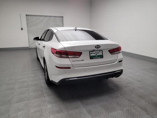 Snow White Pearl 2019 Kia Optima LX
