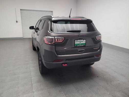 Granite Crystal Metallic Clearcoat 2019 Jeep Compass Trailhawk