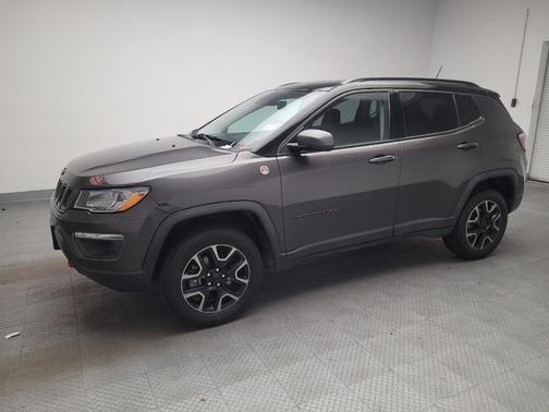 Granite Crystal Metallic Clearcoat 2019 Jeep Compass Trailhawk