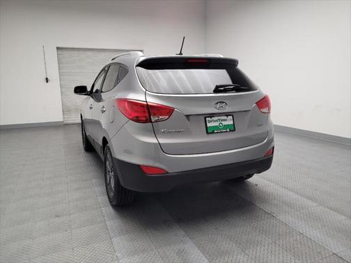2015 Hyundai TUCSON SE