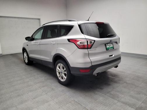 Ingot Silver Metallic 2018 Ford Escape SE