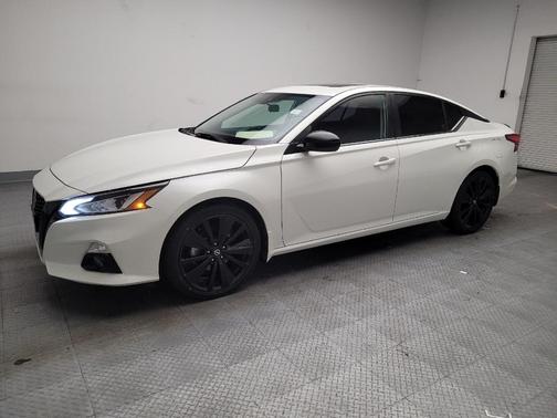 2022 Nissan Altima SR FWD