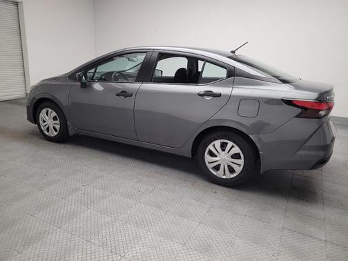 Gun Metallic 2025 Nissan Versa 1.6 S