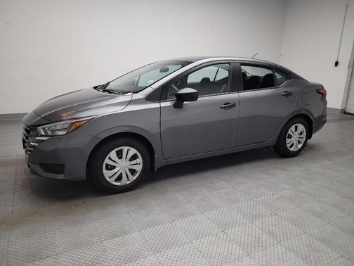 Gun Metallic 2025 Nissan Versa 1.6 S