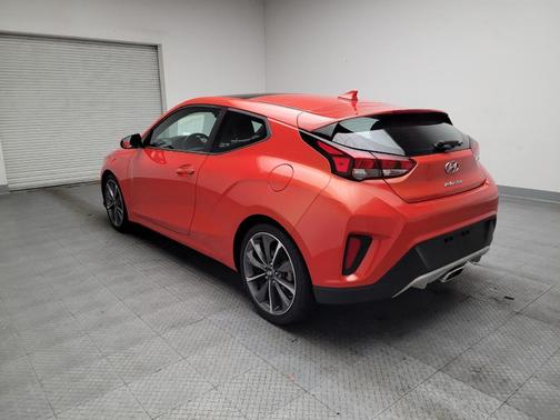 2019 Hyundai Veloster 2