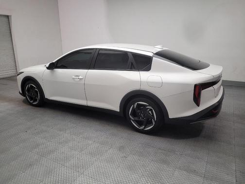 Snow White Pearl 2025 Kia K4 EX