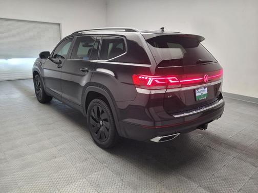 Deep Black Pearl 2024 Volkswagen Atlas 2.0T SE w/Technology