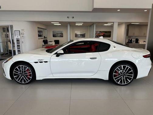2024 Maserati GranTurismo Trofeo