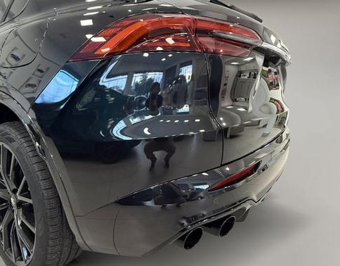 Nero Tempesta Metallic 2024 Maserati Grecale GT
