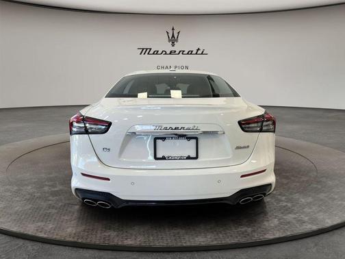 2023 Maserati Ghibli Modena Q4