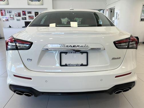 2023 Maserati Ghibli Modena Q4