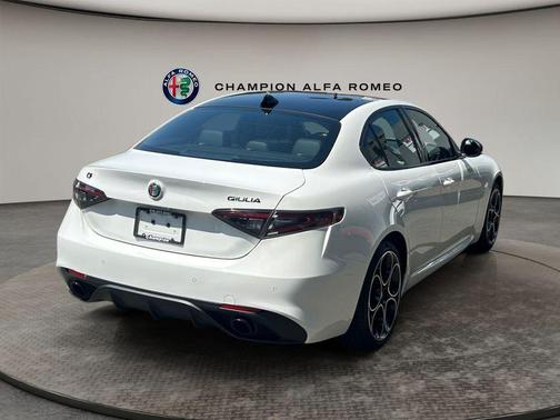 Milano White 2025 Alfa Romeo Giulia AWD