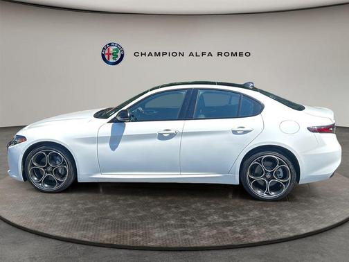 Milano White 2025 Alfa Romeo Giulia AWD