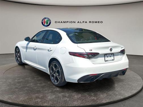 Milano White 2025 Alfa Romeo Giulia AWD