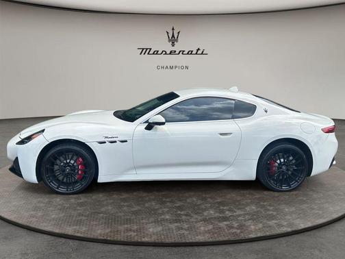 Bianco Solid 2024 Maserati GranTurismo Modena