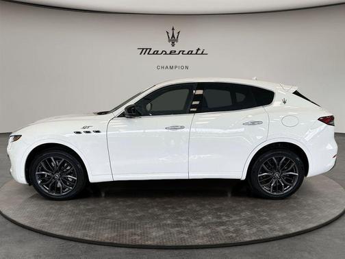 Bianco 2024 Maserati Levante GT Ultima