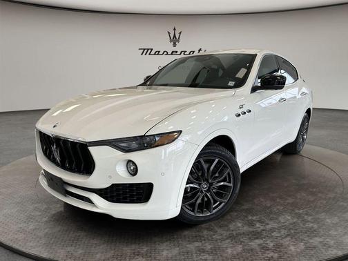 Bianco 2024 Maserati Levante GT Ultima