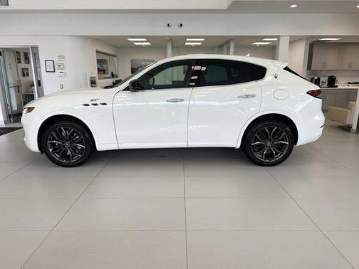2024 Maserati Levante GT Ultima
