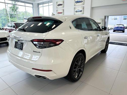 2024 Maserati Levante GT Ultima