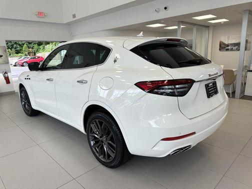 2024 Maserati Levante GT Ultima