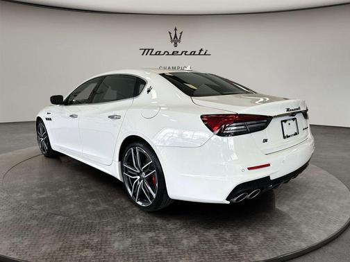 2024 Maserati Quattroporte Modena Ultima Q4