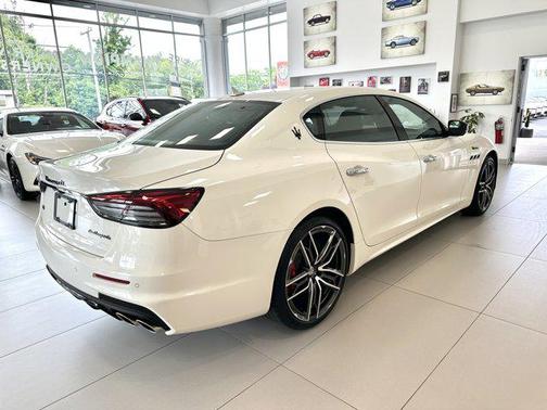 2024 Maserati Quattroporte Modena Ultima Q4