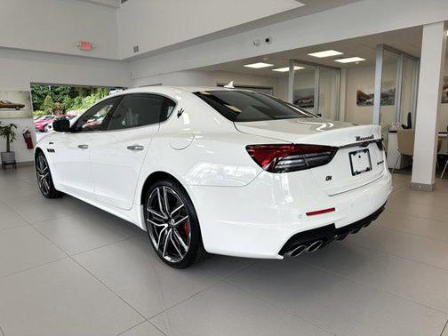 2024 Maserati Quattroporte Modena Ultima Q4