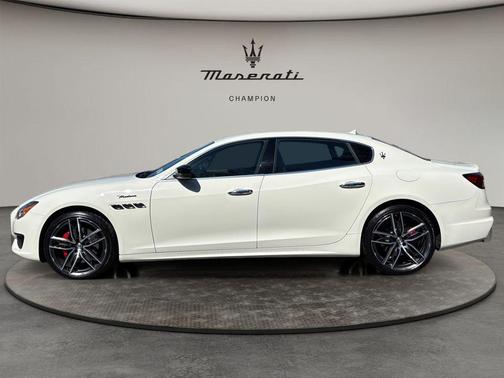 Bianco 2024 Maserati Quattroporte Modena Ultima Q4