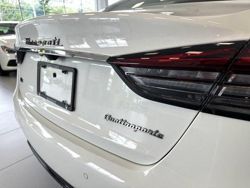 2024 Maserati Quattroporte Modena Ultima Q4