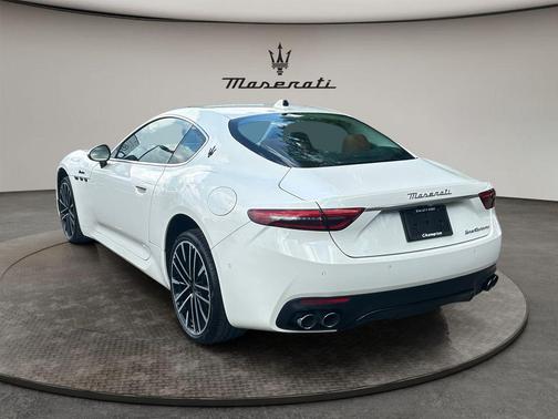 Bianco Solid 2024 Maserati GranTurismo Modena