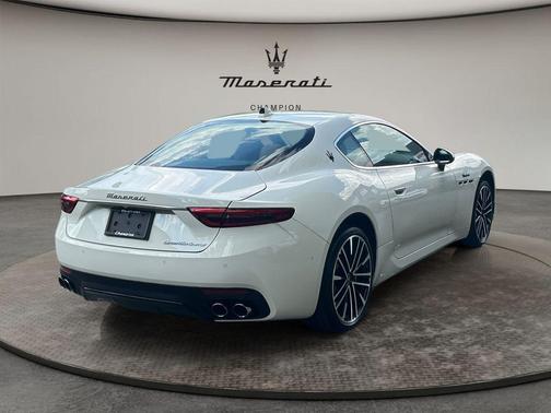 Bianco Solid 2024 Maserati GranTurismo Modena