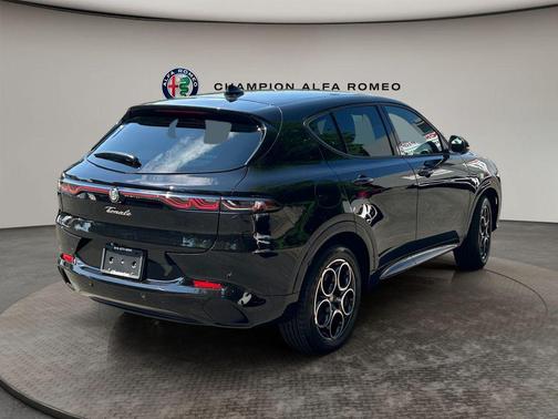 Alfa Black 2025 Alfa Romeo Tonale EAWD
