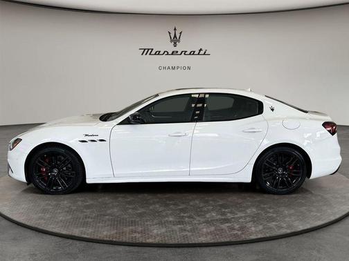 Bianco 2024 Maserati Ghibli Modena Ultima Q4