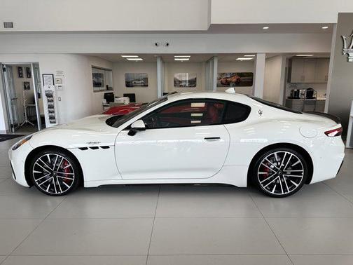 2024 Maserati GranTurismo Trofeo