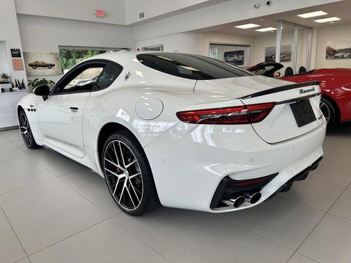 2024 Maserati GranTurismo Trofeo