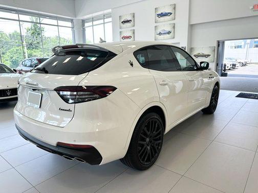2024 Maserati Levante Modena Ultima