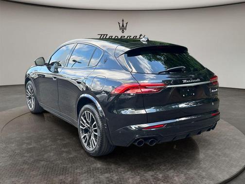 Nero Tempesta Metallic 2023 Maserati Grecale Modena