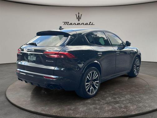Nero Tempesta Metallic 2023 Maserati Grecale Modena