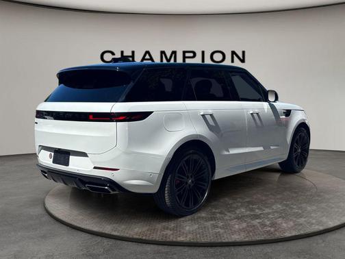 White 2024 Land Rover Range Rover Sport SE