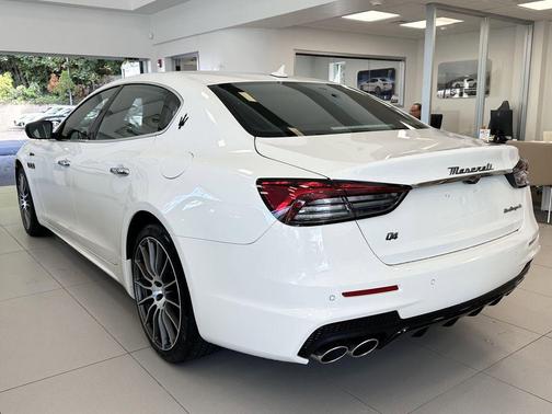 2024 Maserati Quattroporte Modena Ultima Q4