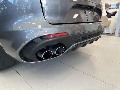 2023 Alfa Romeo Stelvio Quadrifoglio