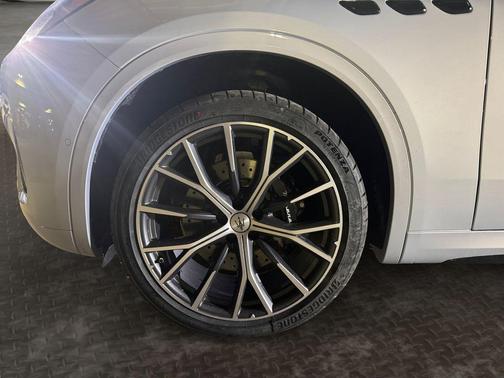 2026 Maserati Grecale Modena