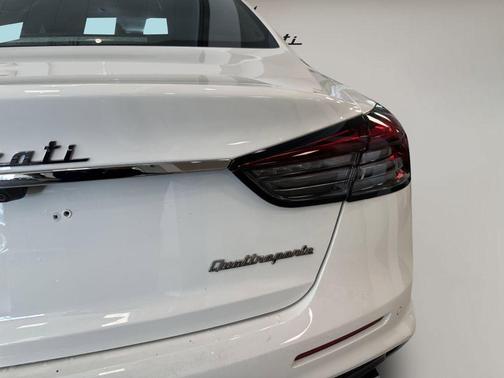 2024 Maserati Quattroporte Modena Ultima Q4